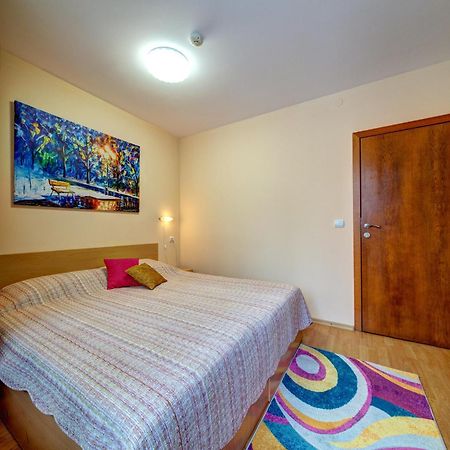 Cozy And Cute 1Bd Apartment In The Castle Complex By Flat Mаnager 潘波洛沃 外观 照片